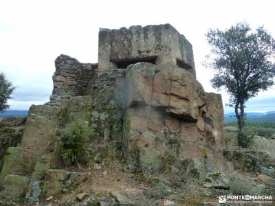 Casa del Bosque,Fortines Buitrago de Lozoya; atazar mochila de acampar sendero vertical